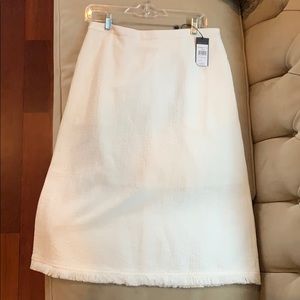Bcbg maxazria skirt off white size 6
